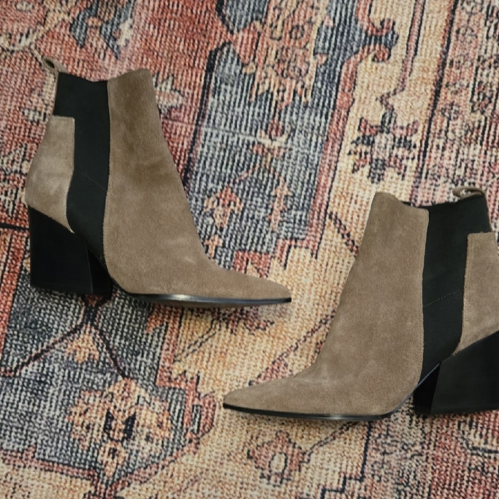 Chic Tan Suede Ankle Booties